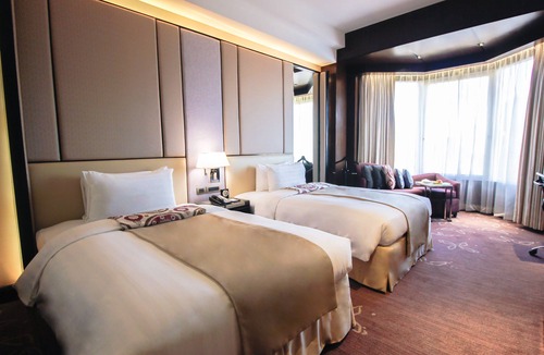 Ermita Night District Hotel | Diamond Hotel Philippines