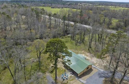 Pickens House | Diamond in the Ruff Hot Tub