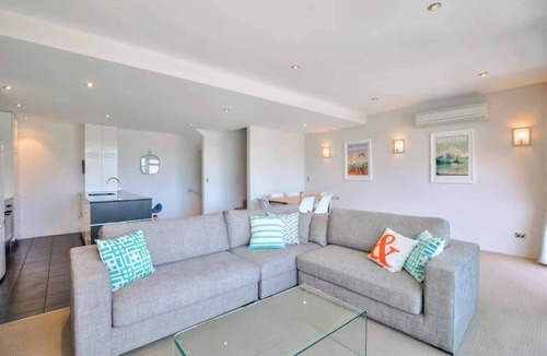 Queenstown City Centre Condo | Diamond Villa CBD Central Location Garage