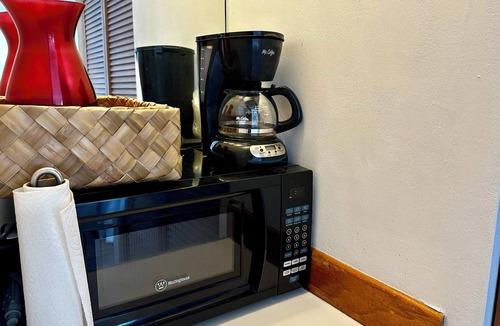 Diamond Head - Kapahulu - St. Louis Apartment | Diamondhead Beach Hotel PH02/King Bed Studio, Gold Coast Penthouse Paradise