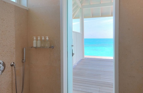 Athuruga Island Resort | Diamonds Athuruga Maldives Resort & Spa