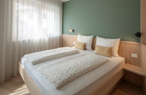 Lana Apartment | Dianthus Apartment