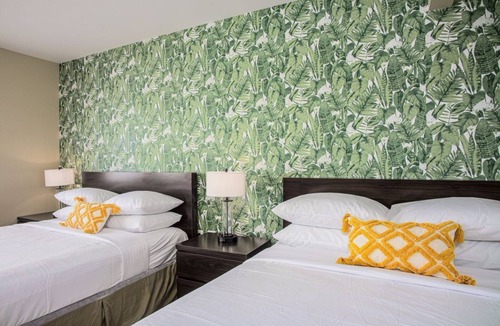 St. Augustine Hotel | Digital Retro Boutique Hotel - Double Queen with Breakfast Nook Near Downtown St. Augustine & the Beach