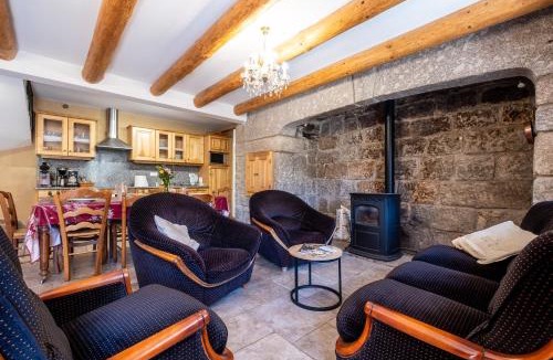 Saint-Denis-en-Margeride House | Digitales en margeride