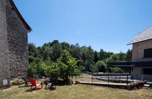 Saint-Denis-en-Margeride House | Digitales en margeride