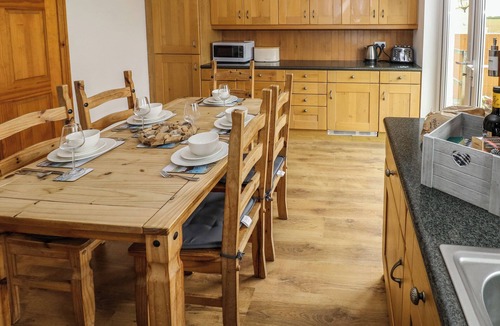 Penycwm Cottage | DILL COTTAGE, pet friendly, country holiday cottage in Newgale
