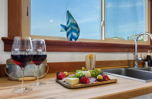 Dillon Beach House | Dillon Beach Playcation! Oceanview, Hot Tub & Fire Table | Agua La Vista