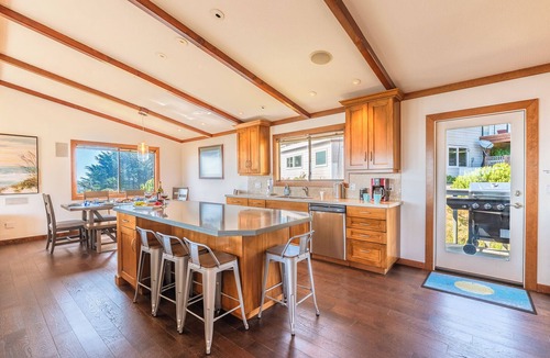 Dillon Beach House | Dillon Beach Retreat! Fun Game Room! Drop Anchor! HtTb~PupOK-Whale Watch
