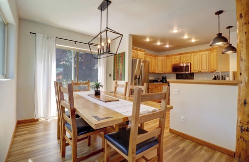 Dillon House | Dillon Townhome, Great Location in Heart of Town LR122