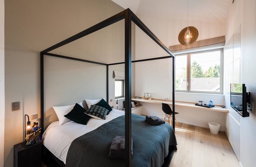 Corbais Bed & Breakfast | Dimensions M