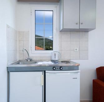 Karavomylos Apartment | Dimitris Studios