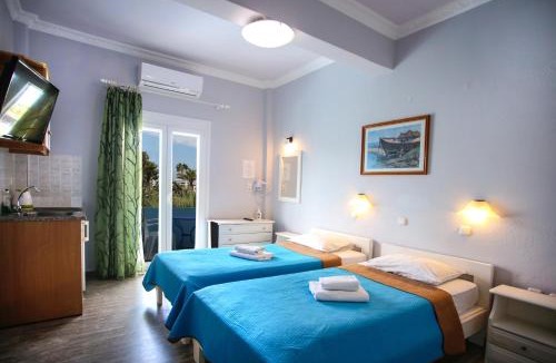 Kamari Bed & Breakfast | Dimitris Villa