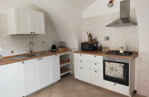Ivrea Apartment | Dimora 5 laghi -A due passi dal Lago Sirio