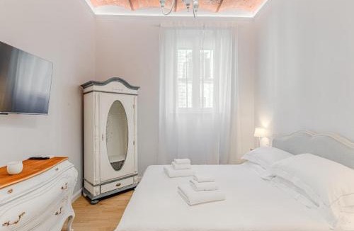 Santa Croce Apartment | Dimora Cimabue, Apartment near the Center