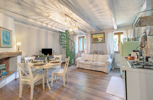 Angera Apartment | Dimora Della Rocca Private Garden, Angera, Italy