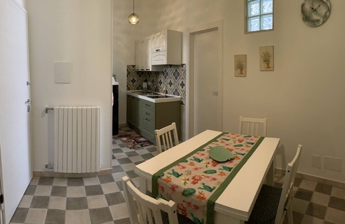 Centro Storico House | DIMORA ERIDE 2 Deluxe Apartment in Old Town with Balcony & Panoramic Terrace