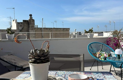 Centro Storico House | DIMORA ERIDE 2 Deluxe Apartment in Old Town with Balcony & Panoramic Terrace
