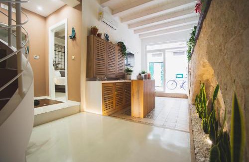 Mola di Bari House | Dimora Lamas
