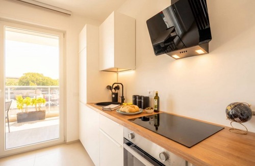 Municipio 3 Apartment | Dimora Venere - Modern Urban Retreat in the Heart of Bari