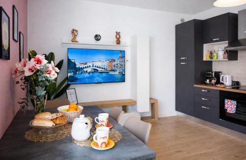 Marghera Apartment | Dimora Zattere Private Free Parking Venice 15'