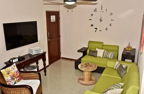 Barrio Santa Lucia Condo | Dimorian ⭐️⭐️ ⭐️⭐️⭐️ condo, pool, BBQ, one block from beach, Costa Linda, Jaco