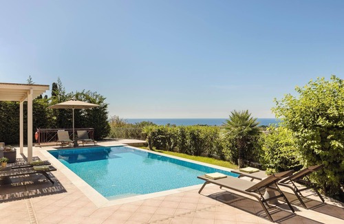 Kaligata Villa | Dina - Three Bedroom Villa, Sleeps 6