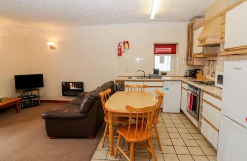 Rhyd-y-clafdy House | Dinas