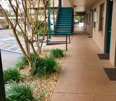 Dunnellon Hotel | Dinner Bell Motel