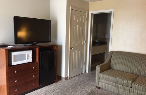 Vernal Hotel | Dinosaur Inn & Suites