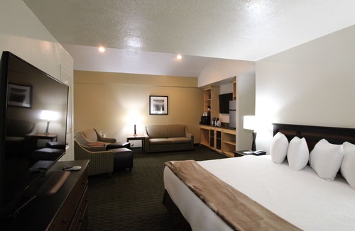 Vernal Hotel | Dinosaur Inn & Suites