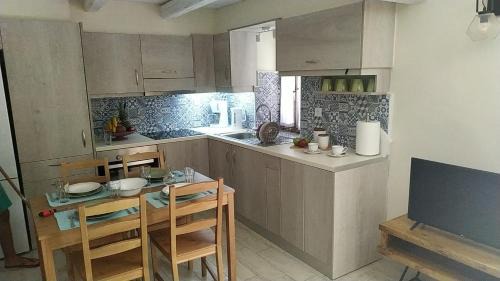 Mires Apartment | Diogenis House