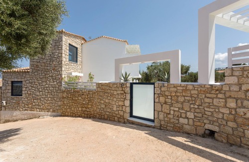 Varvara Villa | Dion Villa - Pool & Jacuzzi - Sleeps 4 - Zakynthos