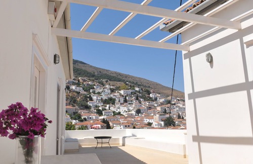 idhra Villa | Dione House
