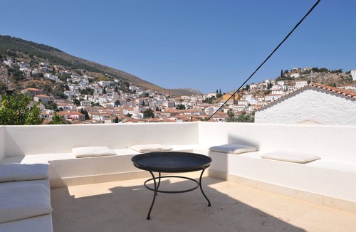idhra Villa | Dione House