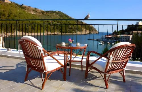 Frourion House | Dionos Villa with Jacuzzi