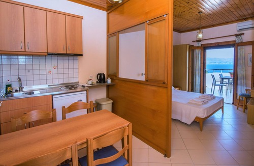 Apraos House | Dionysos Apartments