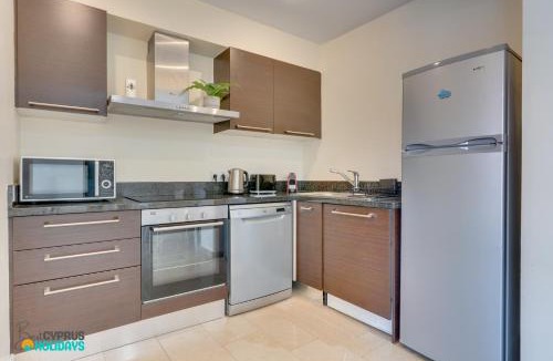 Larnaca City Centre Apartment | Dios Ponte 102 Beachfront