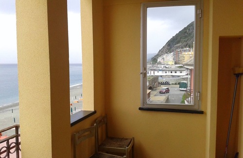 Fornaci Apartment | direct apartment on the sea