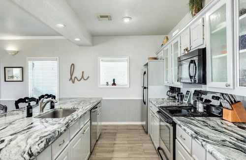 Surfside Beach Apartment | Direct Beach Access Spacious Coastal Retreat