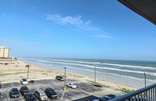 Schulte Park Apartment | Direct Beach Access! Ocean View, Cozy Studio Condo~Free Parking~Heated Pool
