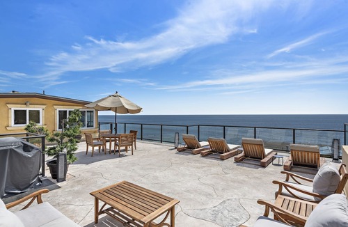 Laguna Beach Condo | Direct Beach access/Ocean View Performing Arts Haven