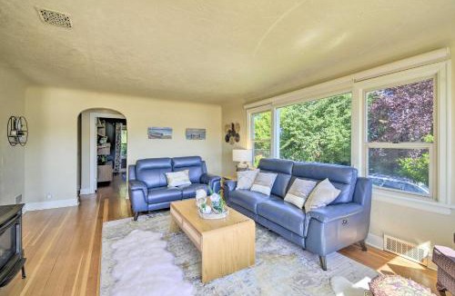 Bremerton House | Direct Beach Access: Getaway on Port Orchard!