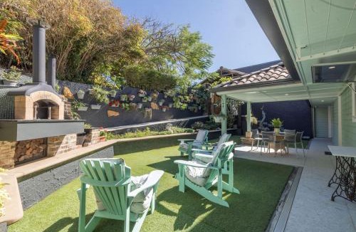 Zilzie House | Direct Beach Access, Private Cove, 3 min Emu Park