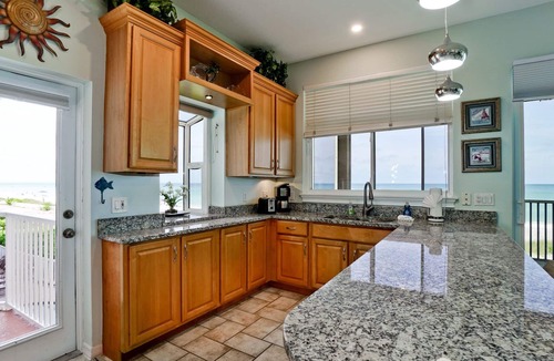 Bradenton Beach Condo | DIRECT BEACHFRONT! PANARAMIC SUNSET VIEWS!