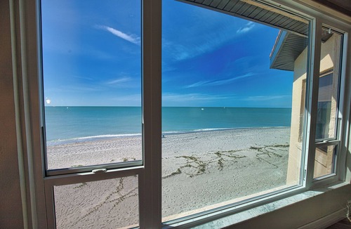 Englewood Condo | Direct Beachfront. Clear Ocean Views. 2027 Seasonal Calendar Is Now Open!