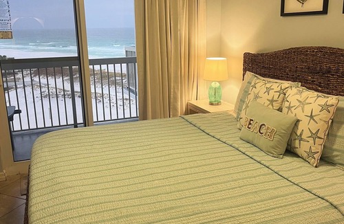 Destin Condo | Direct Beachfront-Ocean Views~Pelican Beach Resort unit 816-Updated throughout🏖️