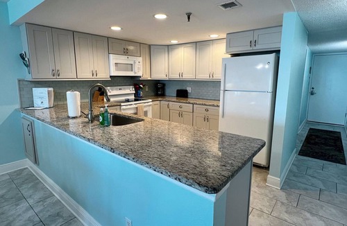 Indian Shores Condo | Direct Beachfront Indian Shores - Family Fav W/Pool- Vacay Mode On!