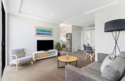 Mooloolaba Hotel | Direct Collective - Sea Breeze Mooloolaba