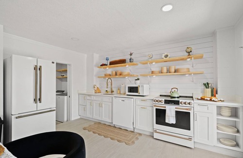 Spring Hill House | Direct Gulf access, 5 bedrooms, Hot tub, Arcade, Mini golf, Ball pit and Kayaks