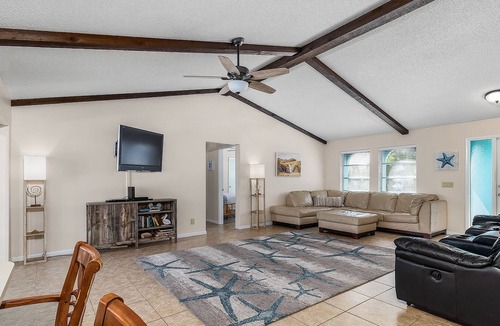 Matlacha House | Direct Gulf-access home w/electric-heated pool, bikes & kayaks! - Casa Hightide